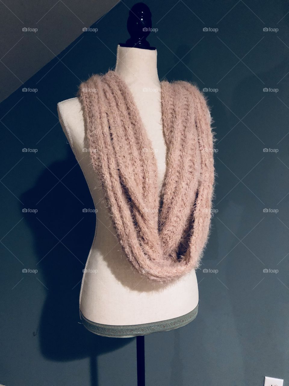 Fuzzy scarf, pink, accessories, mannequin 