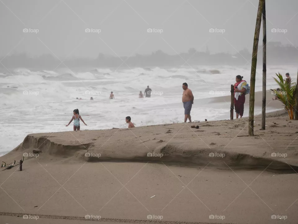 Bad weather in Tela