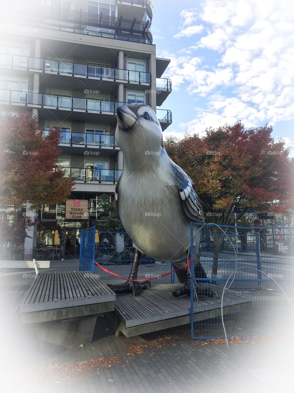 Bird statue in the harbour 