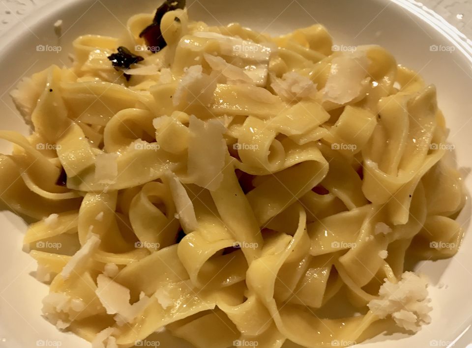 Tagliatelle fresh pasta with truffle and cheese 