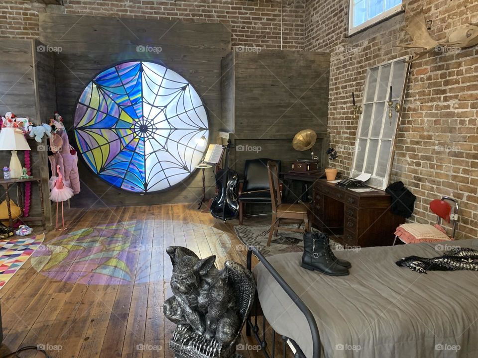 An art market I went to had a set example of the movie Wednesday! This is the bedroom she and her costar shared.