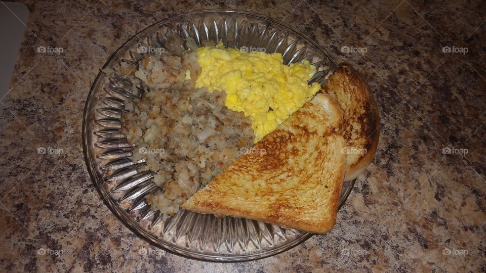 breakfast eggs and toast