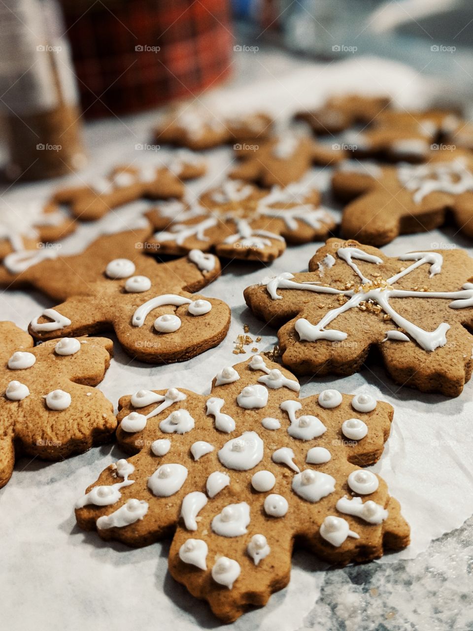 Gingerbread cookie decorating