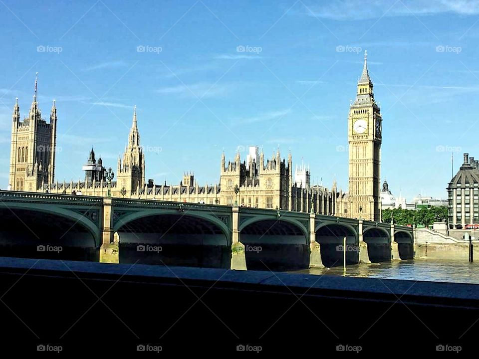 London daytime sunshine, Big Ben, bridge.