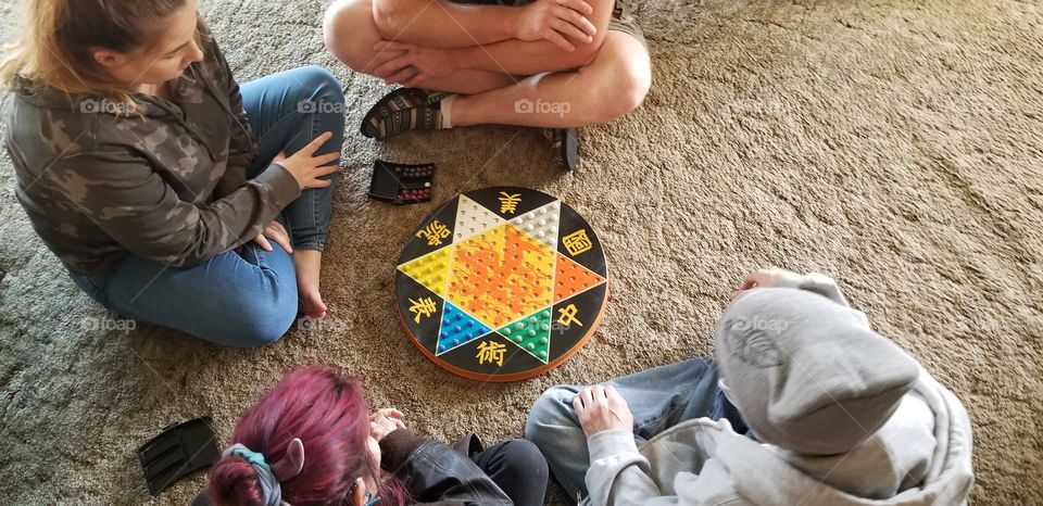 Chinese checkers game on