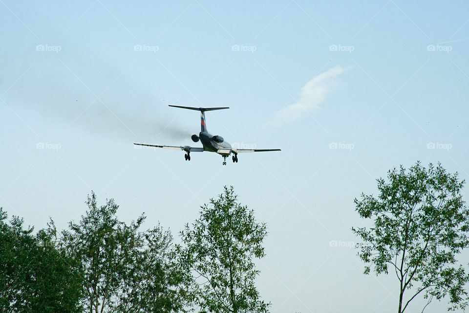 Landing airplane 