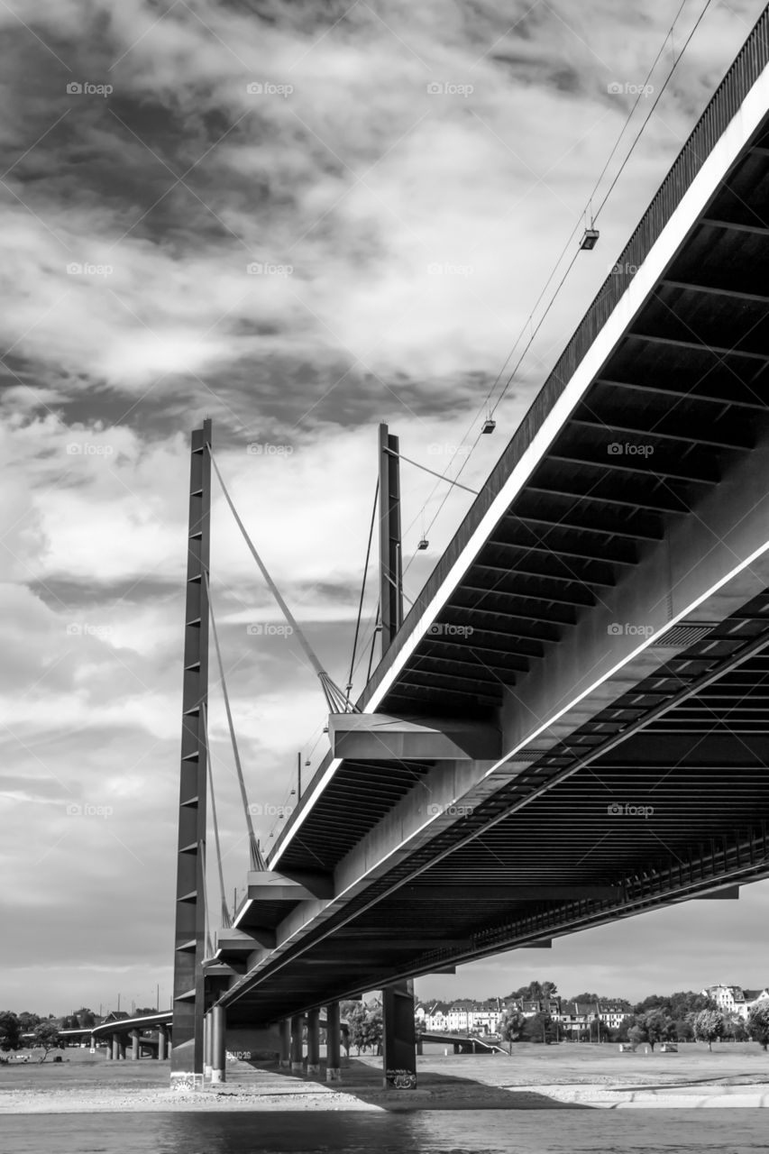 Theodor-Heuss-Brücke