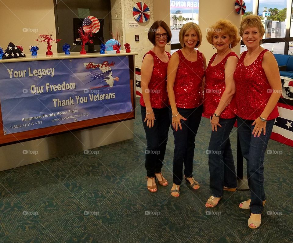 quartet singing for Honor Flight