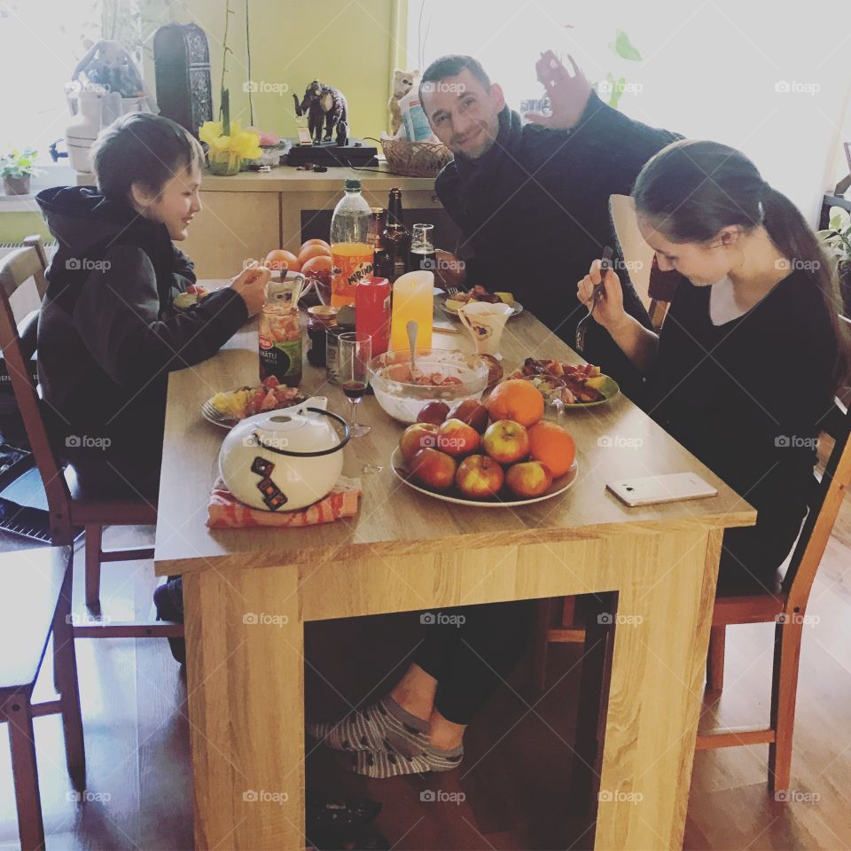 My darling family , supper 