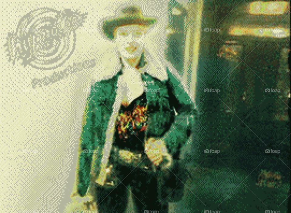 Still image of a GIF animation showing me, “Petra Schiller” at my place of residence in 2007, an SRO in Midtown Manhattan in a neighborhood called “Clinton” also known by the more popular colloquially used name “Hell’s Kitchen”. Hypnotic Productions