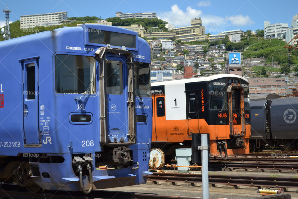 sky color train view by t_wethand