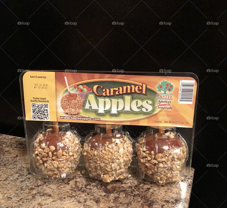 Packaged Carmel apples with peanuts fall favorite Tastee Carmel apples 