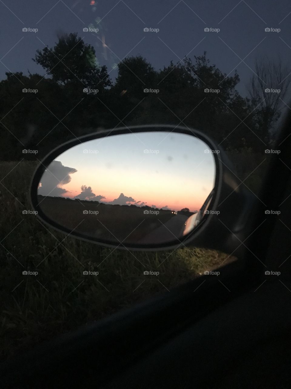 Rear view 
Sunset 
Car
Sun
1