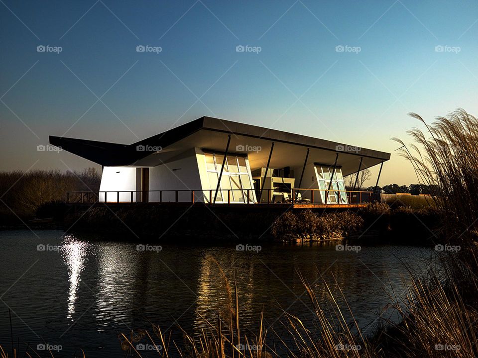 Modern Architecture in the lake 
