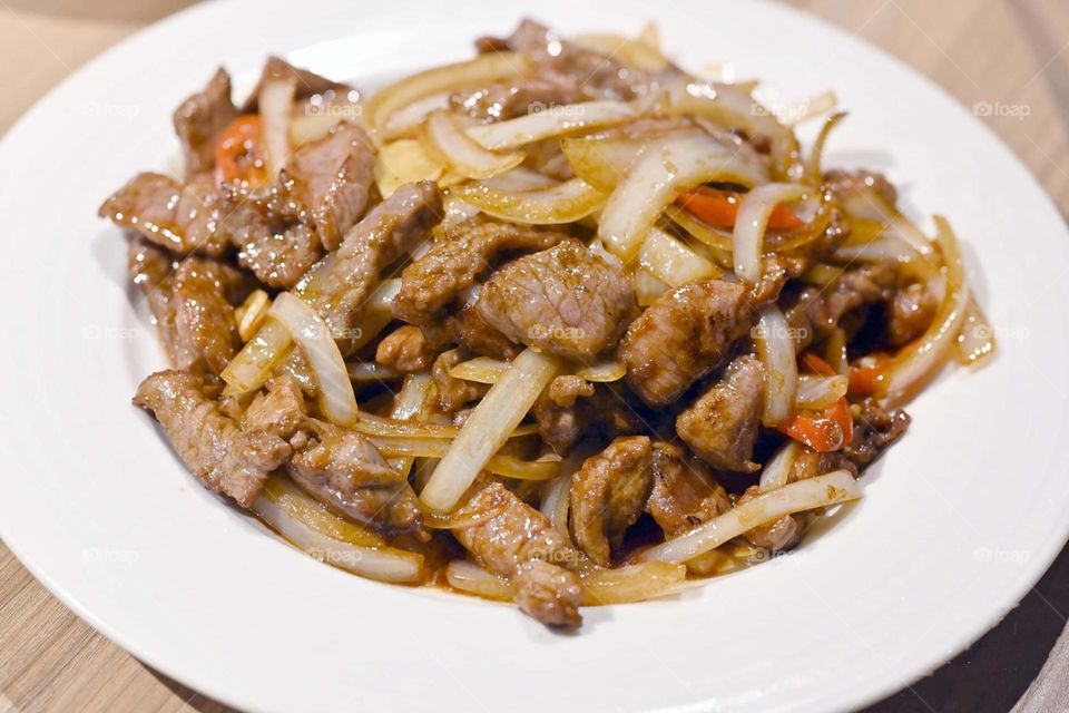 Delicious roast beef and onions dishes