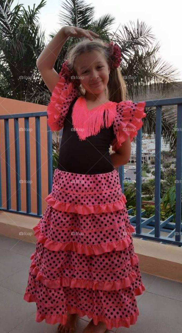 tourist in 
Puerto de Morgan 
Gran Canaria 

Puerto de Mogán is a picturesque resort and fishing village in the municipality of Mogán, set at the mouth of a steep-sided valley on the southwest coast of the island of Gran Canaria. It attracts many tourists either to stay or on day-visits. Canals linking the marina to the fishing harbour have led to it being nicknamed "Little Venice" or the "Venice of the Canaries". Restaurants and bars fringe the marina and the beach front. On Fridays there is a very popular market which brings in tourists from all over the island.

Puerto de Mogán has very few buildings over two stories high, and the government of Gran Canaria restricts new buildings taller than this.

Puerto de Mogán can be reached via a new extension of the motorway GC1 (opened in March 2013) which