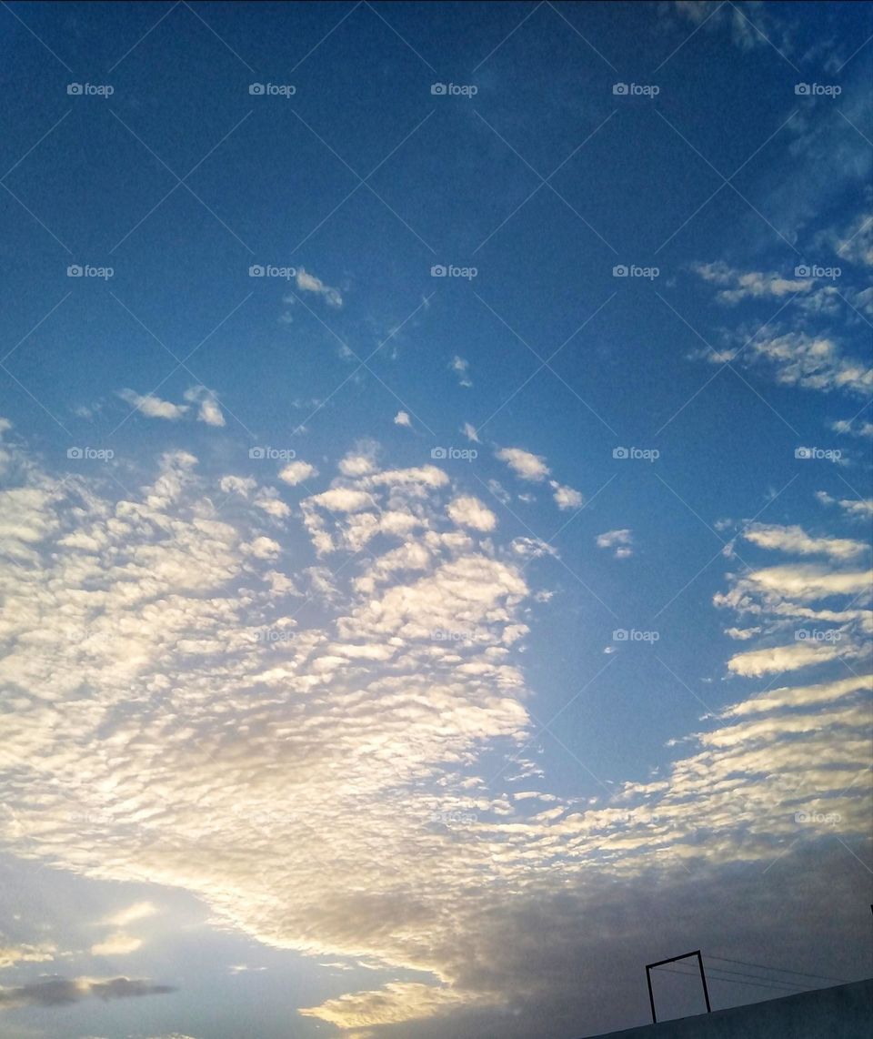 Clouds like a bird with a big wings