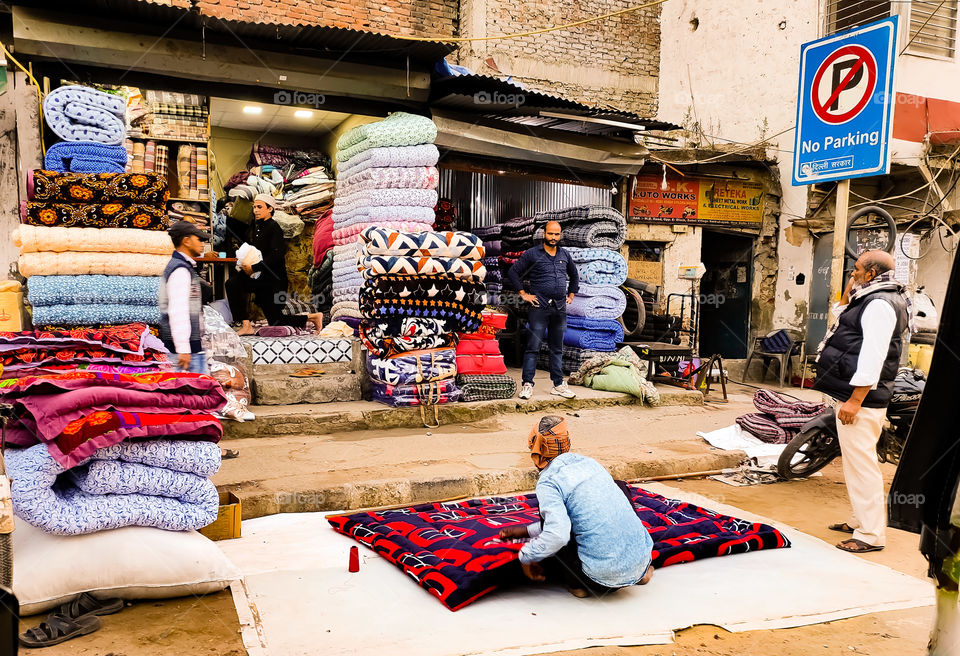A worker preparing Quilt for the winter season