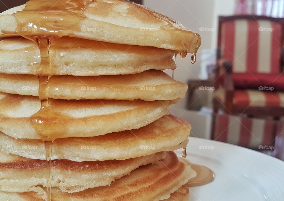 pancakes with maple syrup