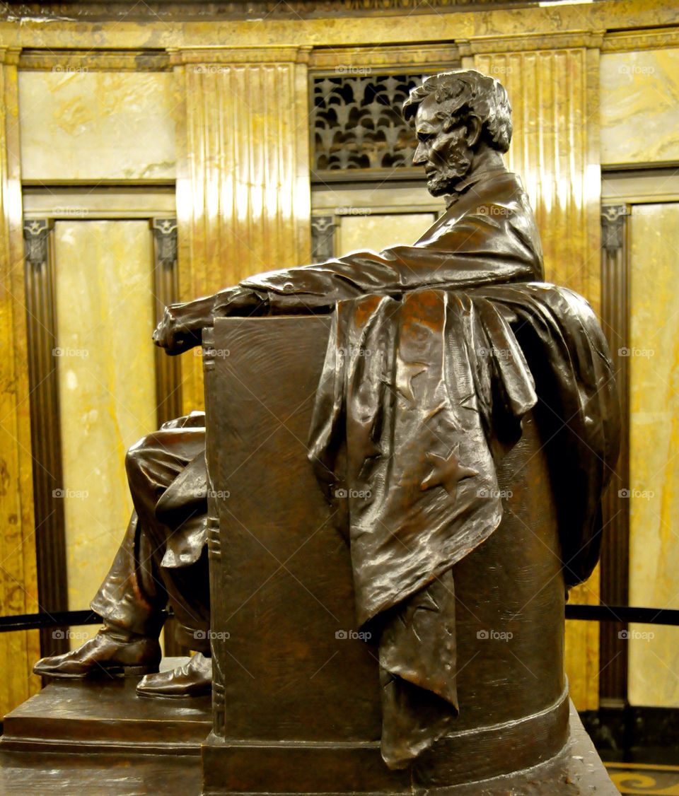 springfield illinois statue memorial sitting by refocusphoto