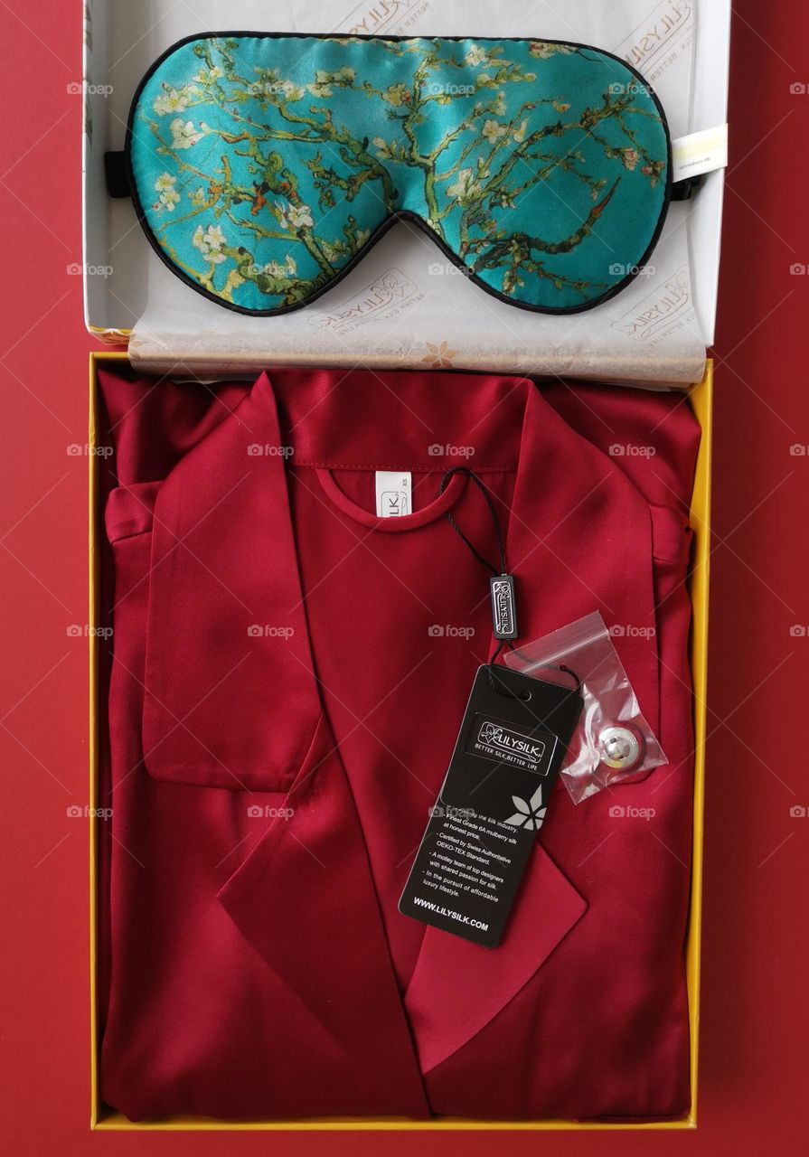Great gift idea for loved lady. 100% silk pajamas and silk eye mask. Give your beloved a wonderful dream in natural silk. Pictured are Lilysilk pajamas and a Vespersilk sleep mask.