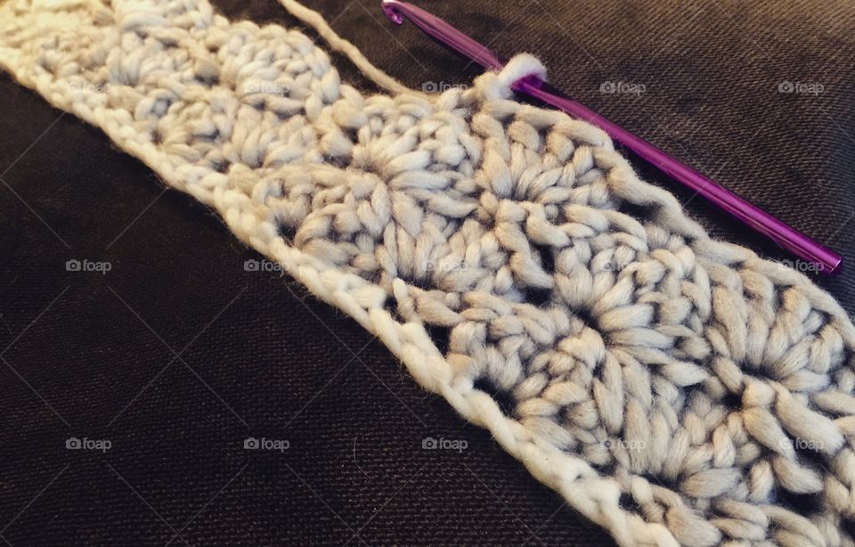 Crocheting a shell pattern
