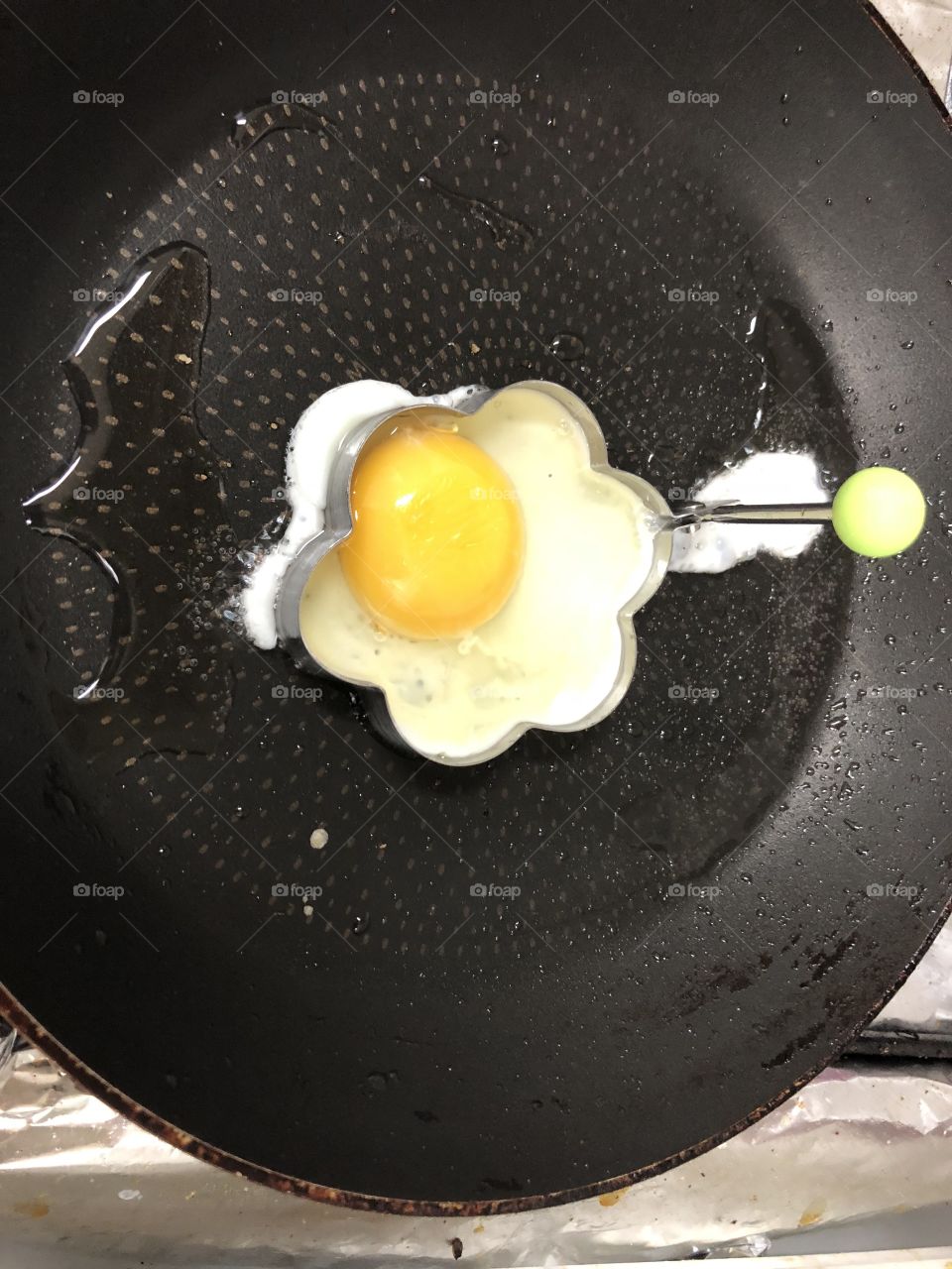Egg fried with yellow yolk.