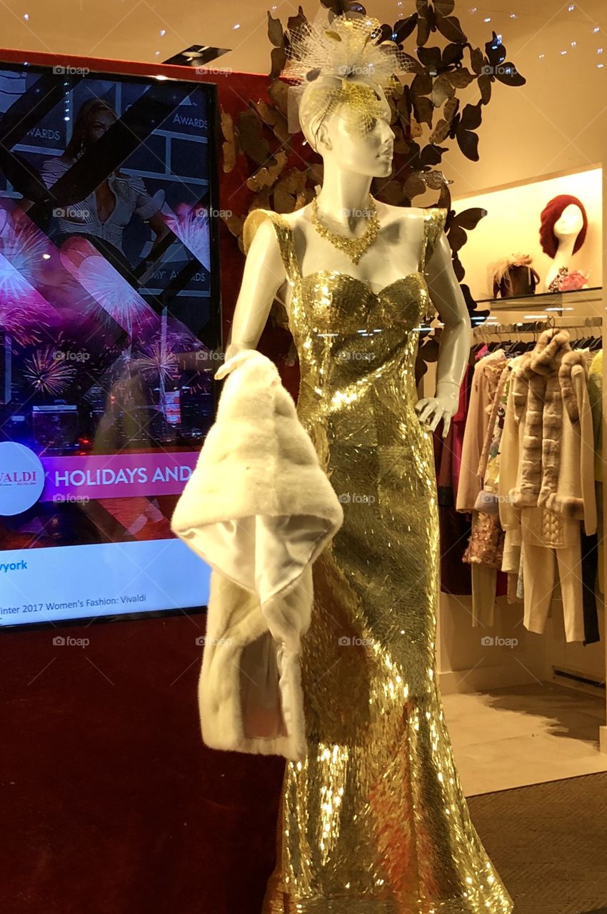 Golden Queen Mannequin