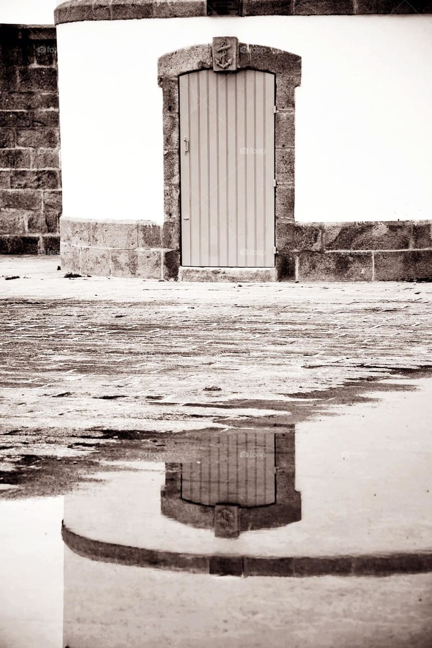 Door of Fenoux mast in Audierne