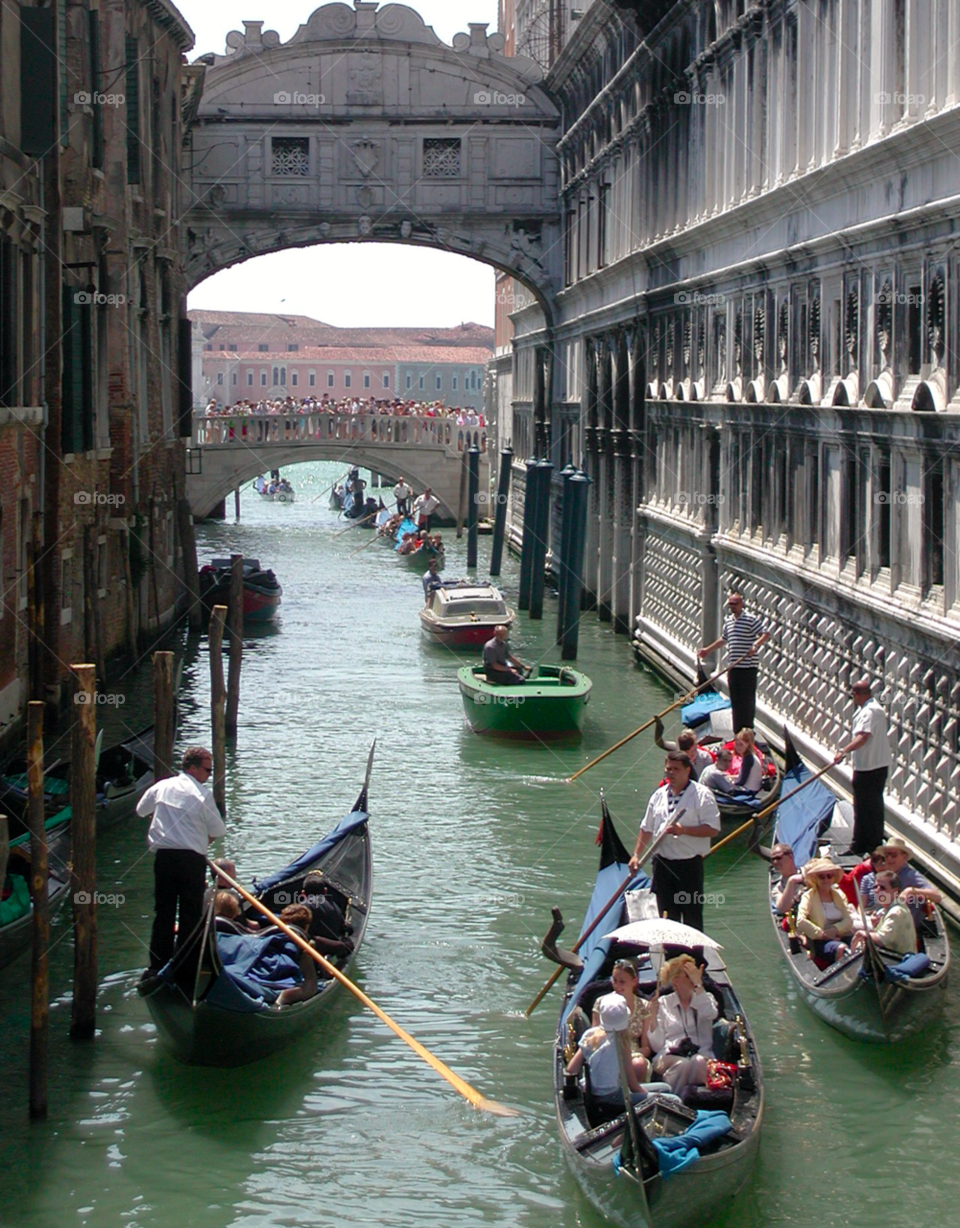 bridge venice venezia gondolas by snappychappie