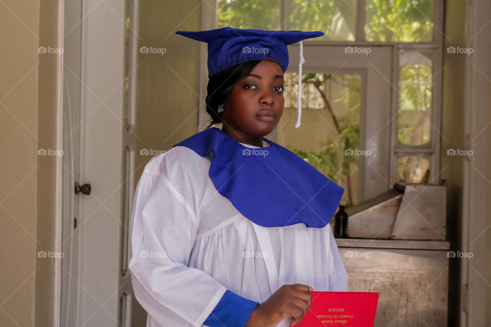 🇭🇹🇭🇹🇭🇹 Haitian Student at a graduation_college_portrait_education_lstyle_diploma_school_succes_joy_studenr