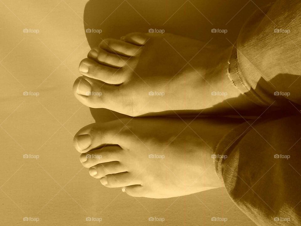 feet closeup sephi