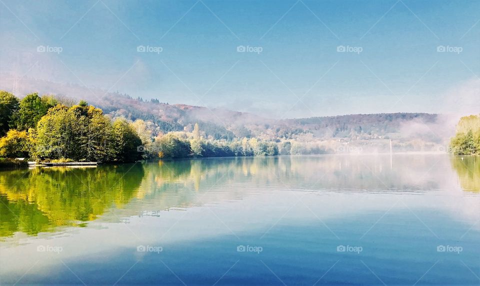 Autumn silent lake 