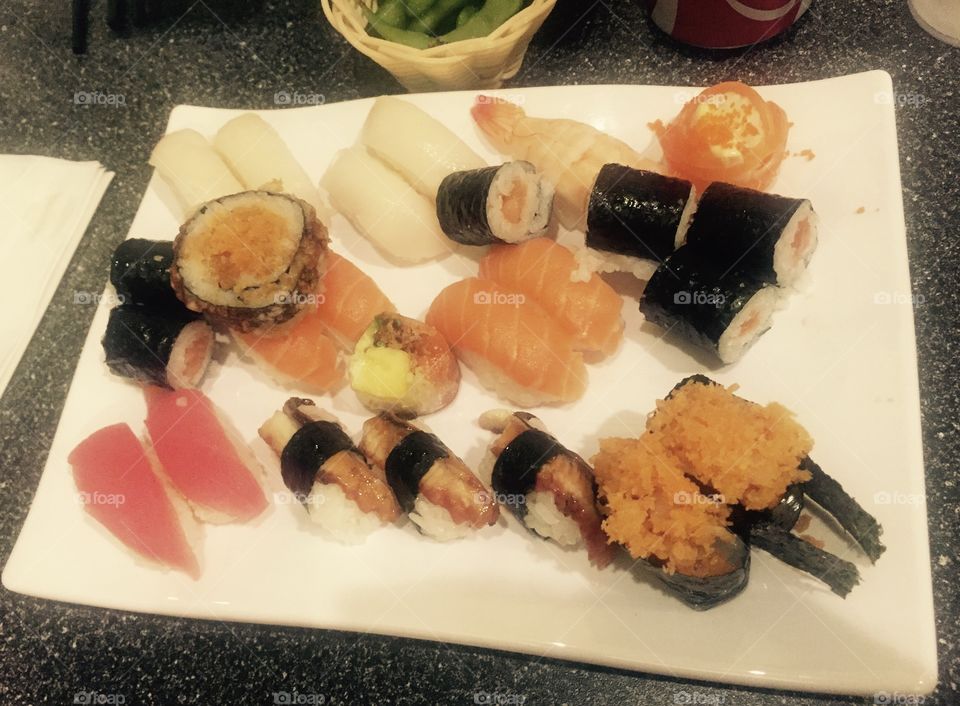Delicious sushi time,,,,,who doesn't love some good eats? Look at those beautiful colours. 