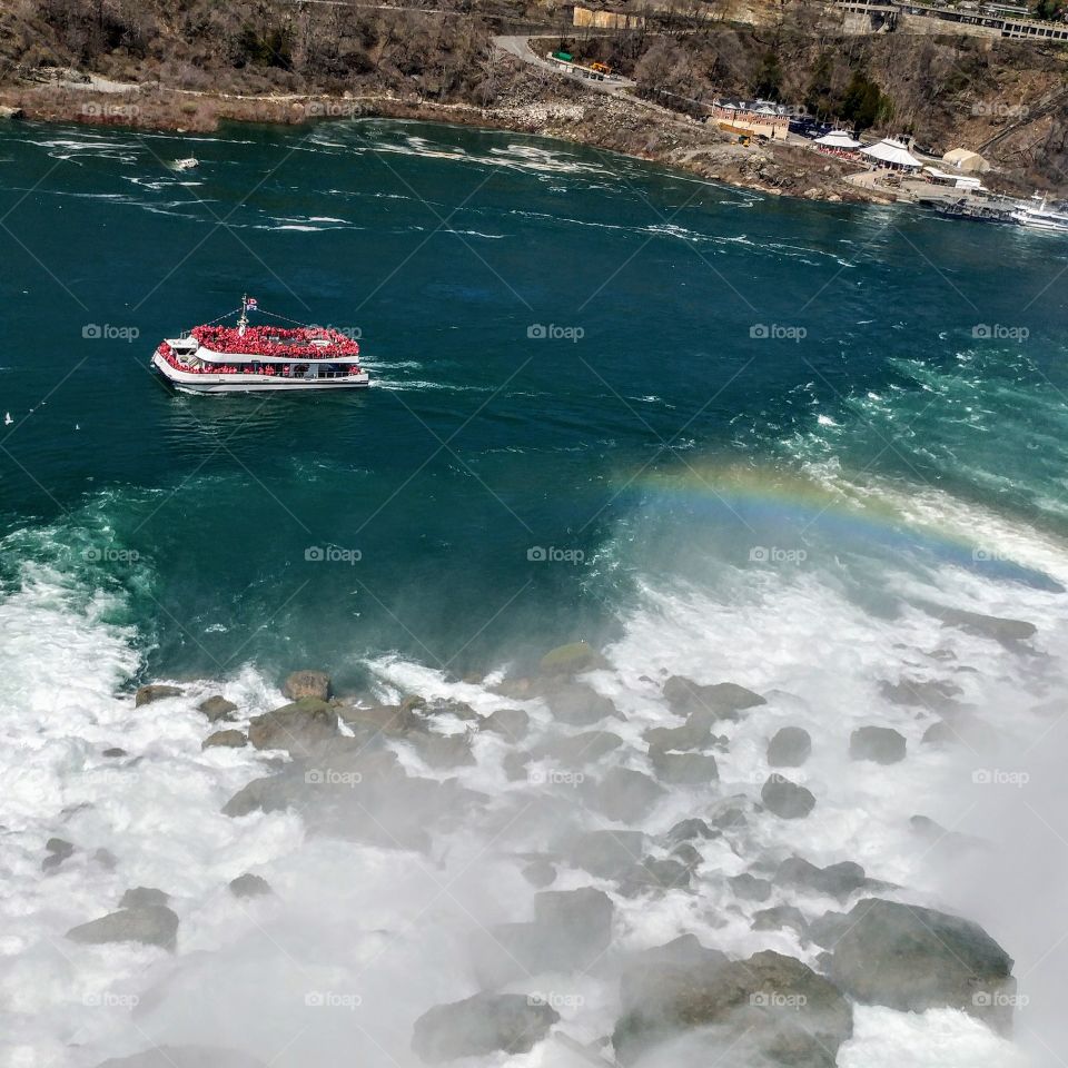 It's the Maid of the Mist!