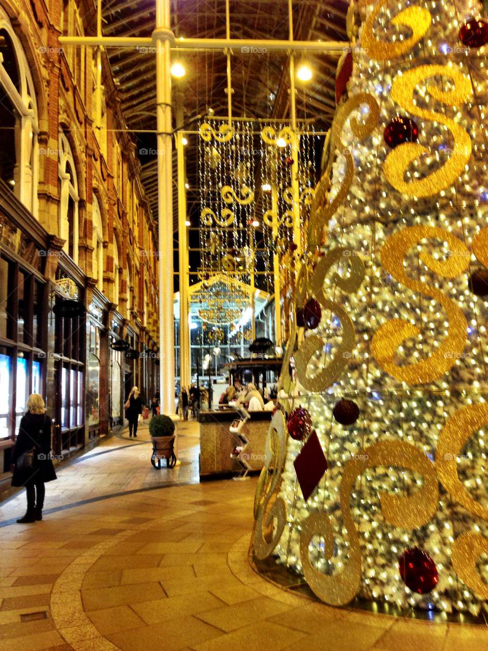 Victoria quarter Leeds Christmas time golden decorations . Leeds at Christmas in the victoria quarter gold decorations and tree