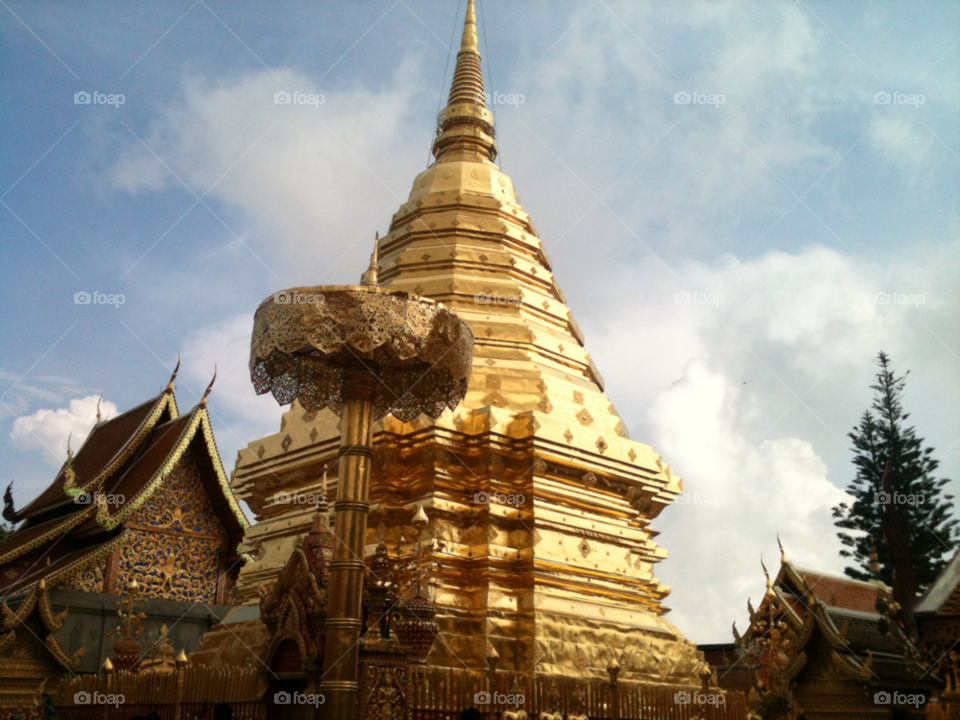 sky gold thailand temple by ohrn