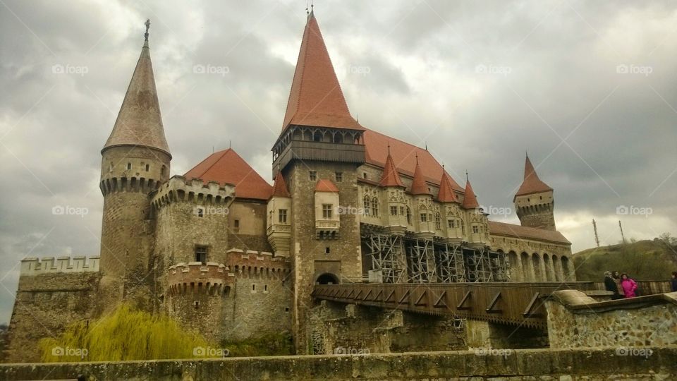 castle, hunedoara, romania, raven, matthew, john, Gothic, clouds, matthew, Corvino, drawbridge, tower,