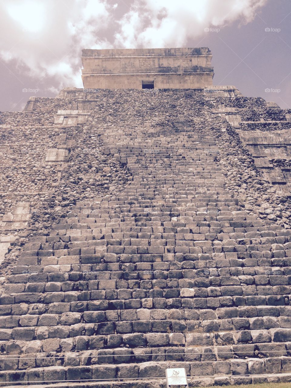 Mayan pyramid 