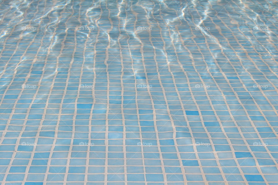 Lines in pool