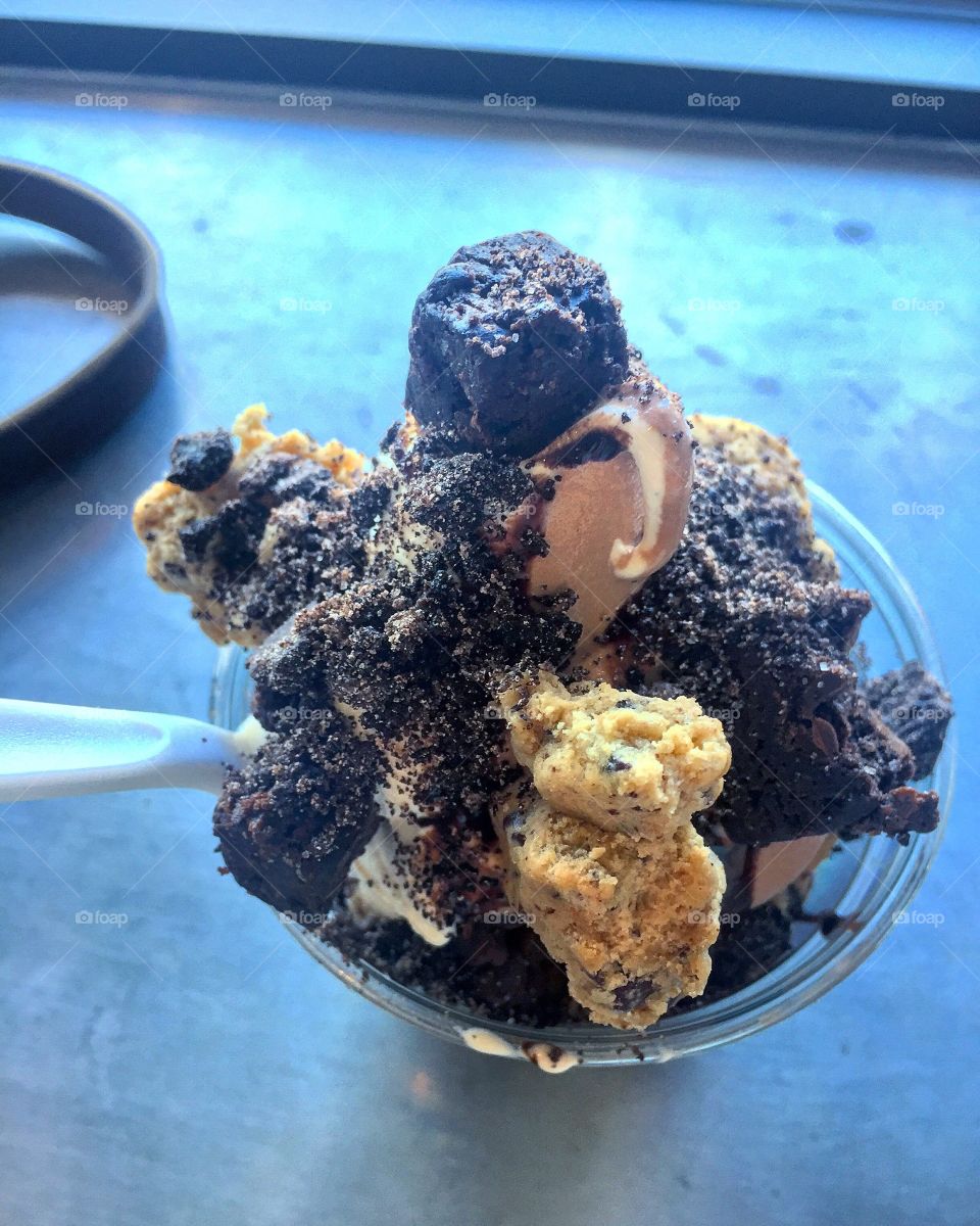 Cookie dough and brownie sundae 