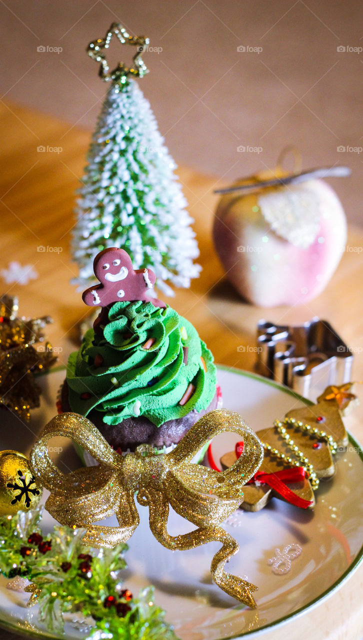 gingerbreadman Christmas cupcake