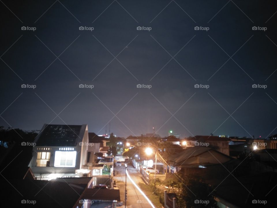 there is only calm to night