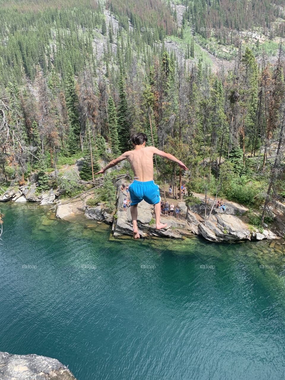 Cliff jumping 