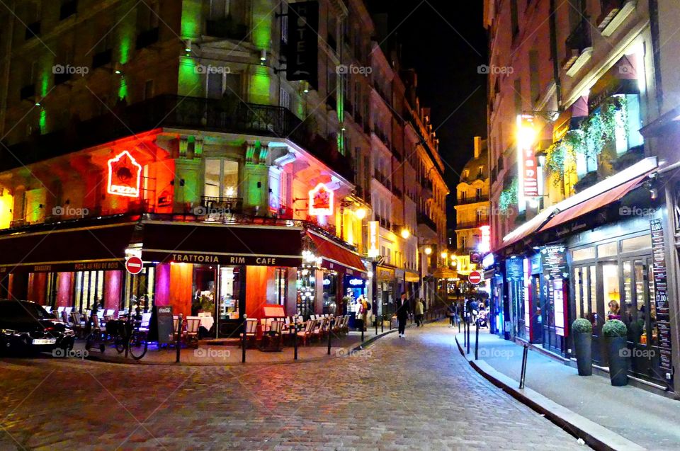 Night photography refers to the activity of capturing images outdoors at night, between dusk and dawn. The longest nights of the year are here, so we have many opportunities to capture the night's beauty.