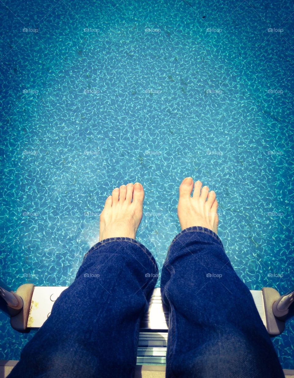 Pool feet