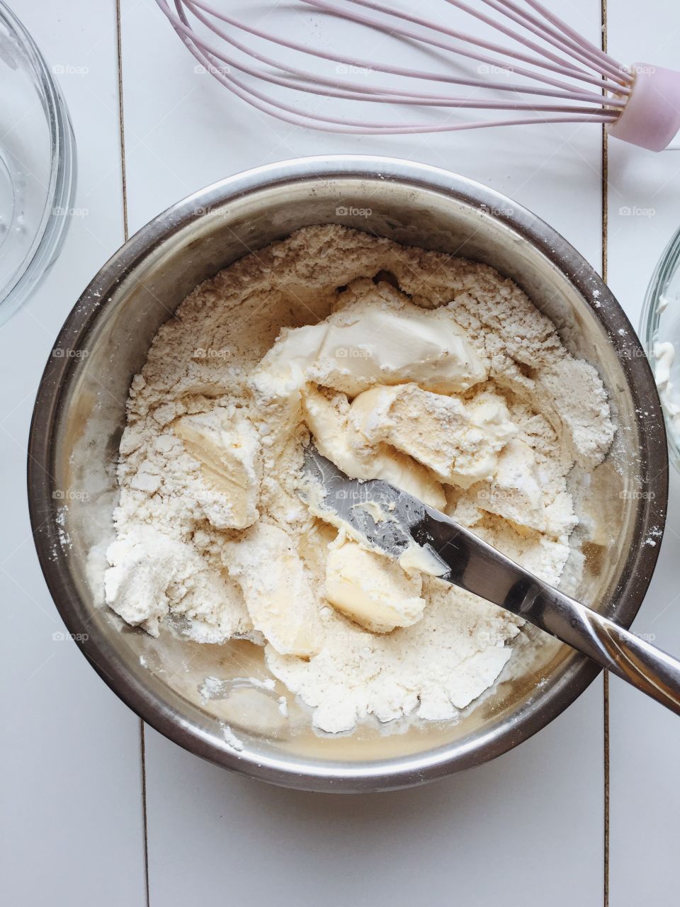 Preparing cookies 