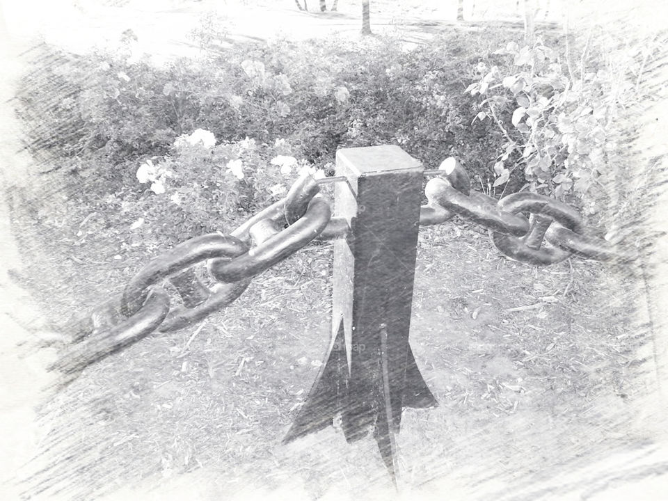 chain post. black and white Sacramento River chain post