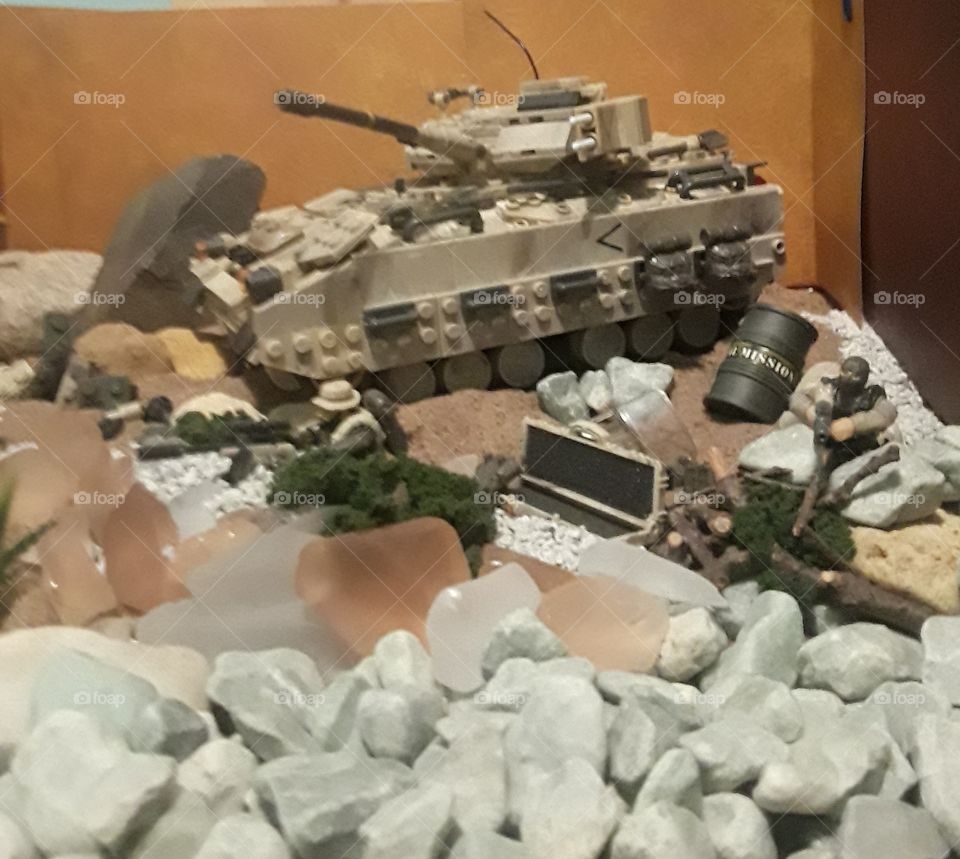 Lego Military Tank and Soldiers Scene...