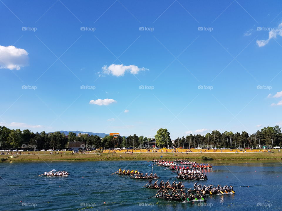 Race on lake